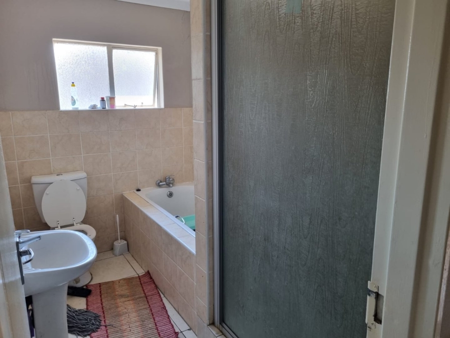 5 Bedroom Property for Sale in Brandwag Free State